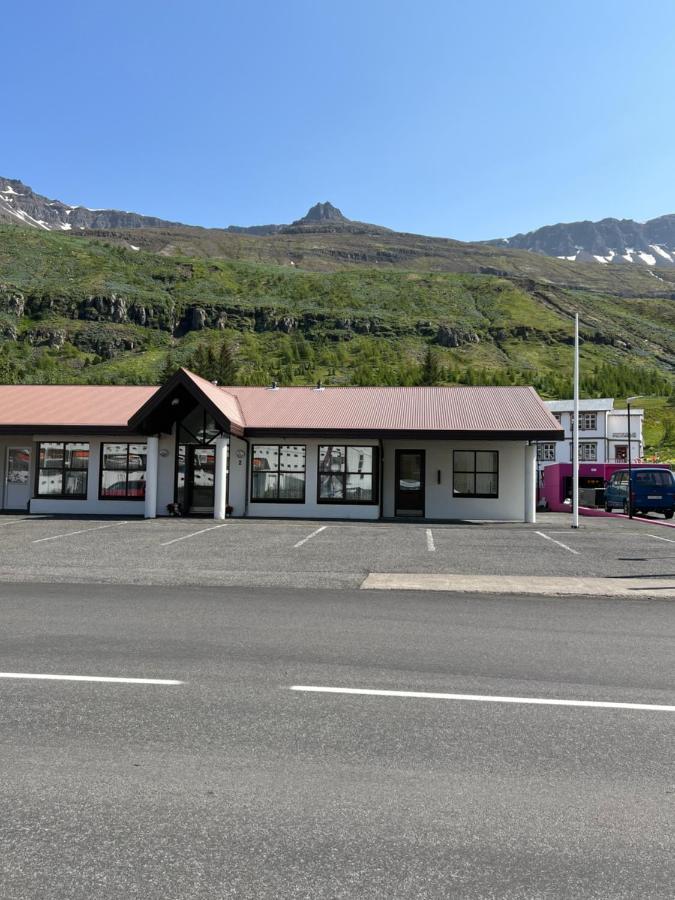 Media Luna Guesthouse Seythisfjorthur Exterior photo
