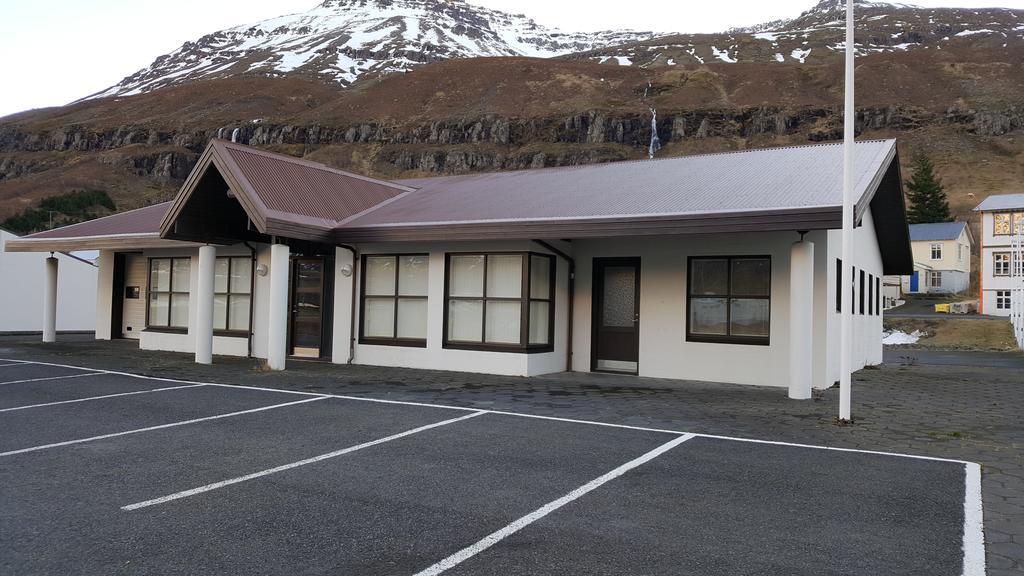 Media Luna Guesthouse Seythisfjorthur Exterior photo